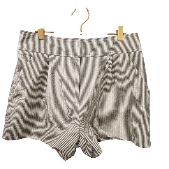 Veronica Beard Haina blue seersucker shorts size 10 - Picture 4 of 8